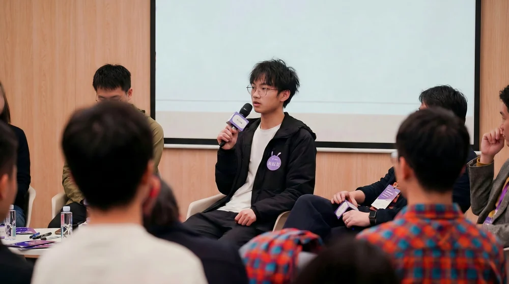 Zhiyou Guan giving a technical talk at DJI
